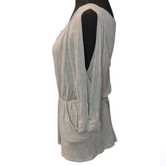 Rolla Coster Gray Cold Shoulder Romper Small - Picture 2 of 5